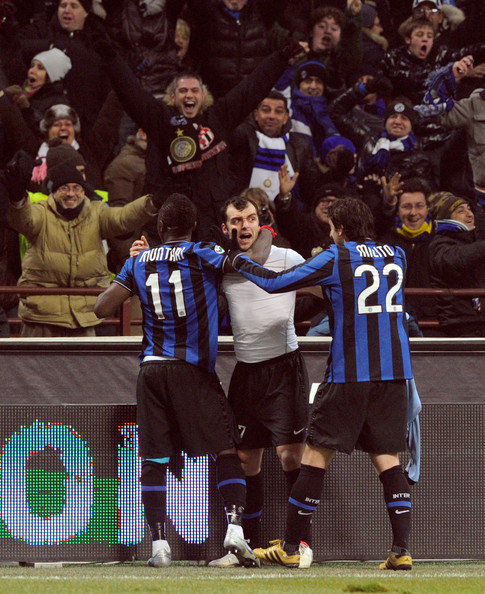 皮克：巴萨本赛季能竞争所有赛事的冠军，包括欧冠在内（皮克：本季巴萨有实力冲击各项锦标，欧冠也不例外）