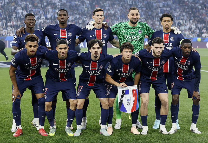 成都蓉城在中超和足协杯表现不佳，古尔芬克尔可能离队，周定洋面临续约问题，俱乐部需补强阵容。